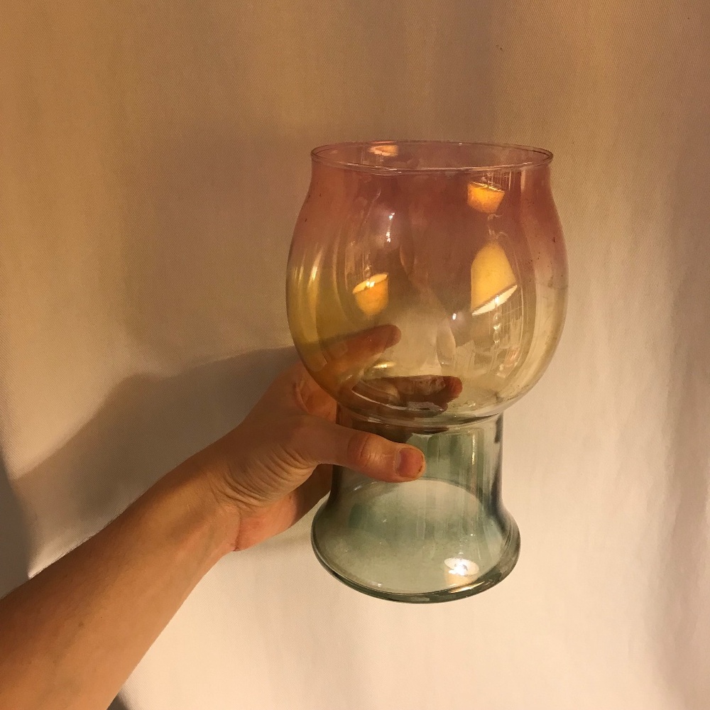 free gift * Slightly irridescent pastel gradient tulip shaped glass vase